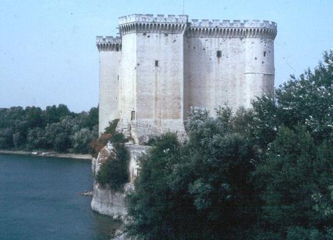 Le château de Tarascon, sur le Rhône