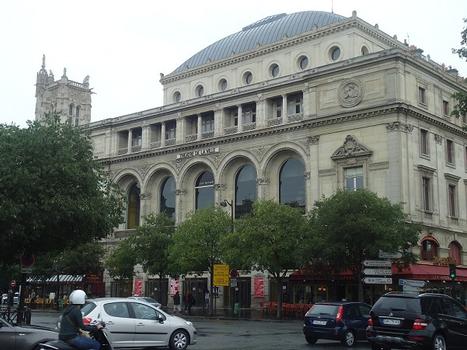 Le Théâtre de la Ville-Sarah Bernard, place du Châtelet