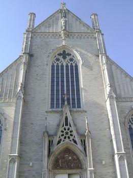 L'église de l'abbaye des Prémontrés de Tongerlo (province d'Antwerpen) a été reconstruite à partir de 1840, en style néo-gothique, sous la direction de l'architecte Paul Stoop, et achevée dans les années 1930