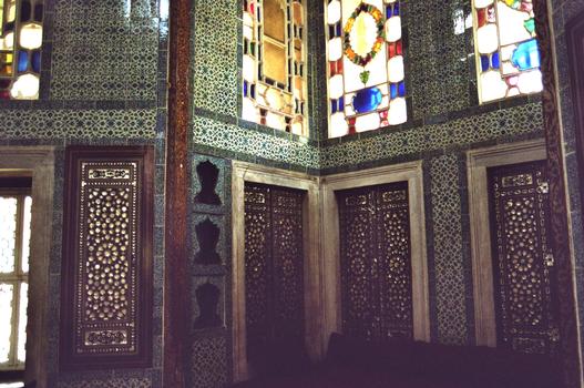 Le kiosque du Sofa, richement décoré, dans la 4e cour du palais de Topkapi