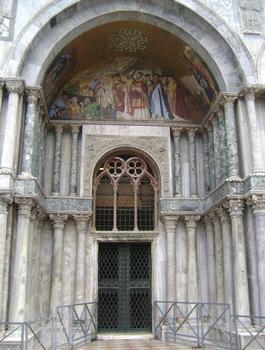 La façade de la basilique Saint Marc à Venise