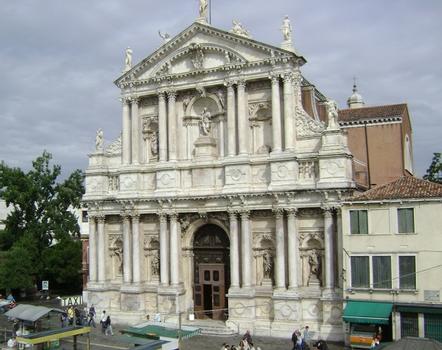 La chiesa (église) degli Scalzi, à côté de la gare San Luca à Venise