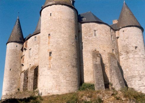 Le château médiéval de Vèves (commune de Houyet)
