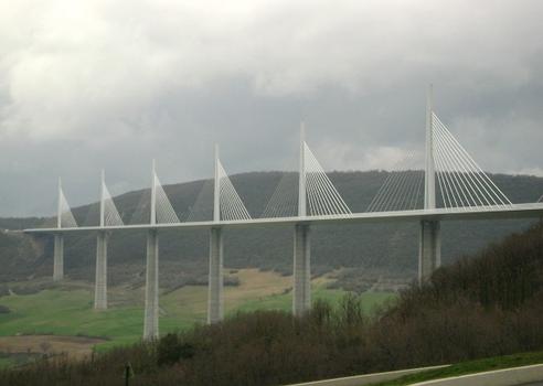 Le viaduc de Millau (autoroute A75)