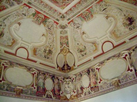 Les plafonds des salles de la villa d'Este, à Tivoli (Latium), restaurée au 16e siècle par et pour le cardinal Hippolyte d'Este