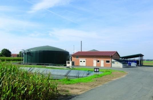 Mitten in einem Wasserschutzgebiet liegt die 350-kWh-Anlage der Friller ¬Biogas GmbH & Co. KG