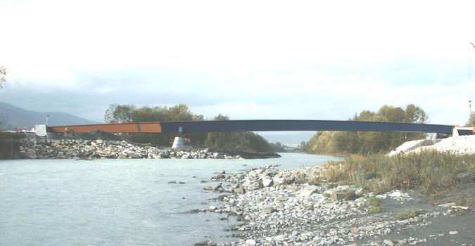 Pont amont de Bonneville (2004) - Le caisson métallique après lancement