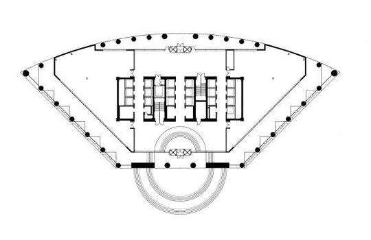 Typical ground floor plan of 333 Wacker Drive