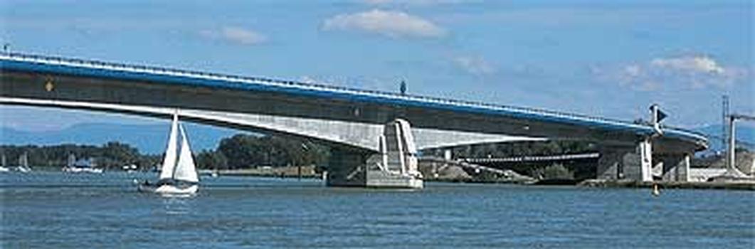 Altenheim-Eschau Bridge over the Rhine
