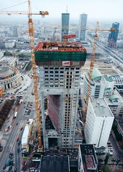 Hotel Inter-Continental, Warsaw, Poland : PERI ACS self-climbing technology provides a smooth construction sequence for the erection of the Inter-Continental Hotel in Warsaw. Each floor is completed in a four-day cycle