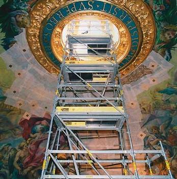 The restoration of the St. Pius dome mosaics in the Basilica of St. Peter, Rome, can take place without disturbing daily church activities by means of a freely suspended platform. The 124 m² working platform was assembled in only 15 days using PERI UP and the PERI LGS System, and provides the restoration team optimum and safe working conditions