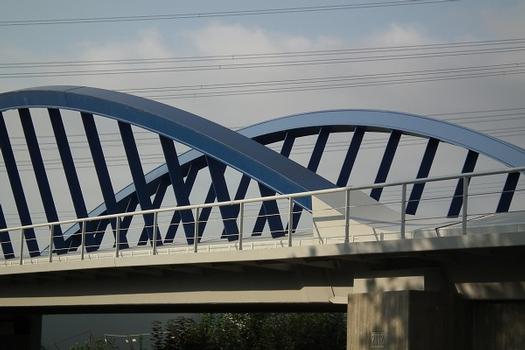 Railroad bridge across the A 4 Motorway near Düren