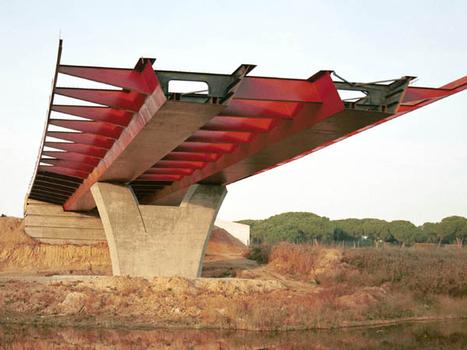 Puenteduero Bridge. Launching half deck