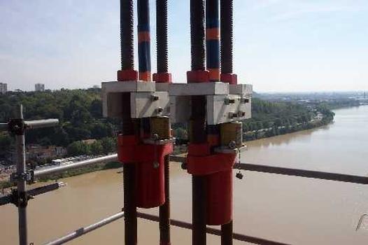 Replacement of the suspension system of the Aquitaine Bridge