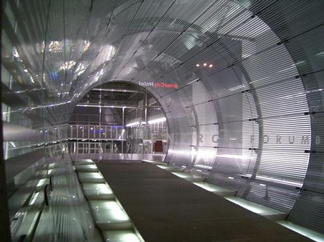 Tube d'entrée à l'Energieforum (entrée principale)