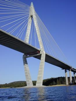 Uddevalla-BrückePylon kurz nach seiner Fertigstellung