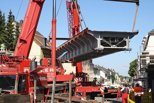 Alte Stahlbrücke in neuer Funktion