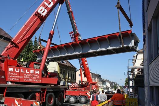 Alte Stahlbrücke in neuer Funktion