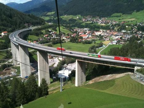Die 674 m lange Gschnitztalbrücke wurde von Anfang 2011 bis Ende 2012 grundhaft saniert