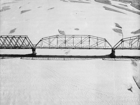 Nizina Bridge, McCarthy, Alaska (HAER, AK,20-MCAR.V,2-6)
