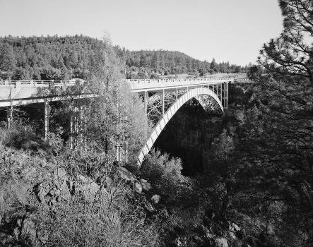 Cedar Canyon Bridge:Spanning Cedar Canyon at Highway 60, Show Low vicinity, Navajo County, AZ (HAER, ARIZ,9-SHLO.V,1-2)