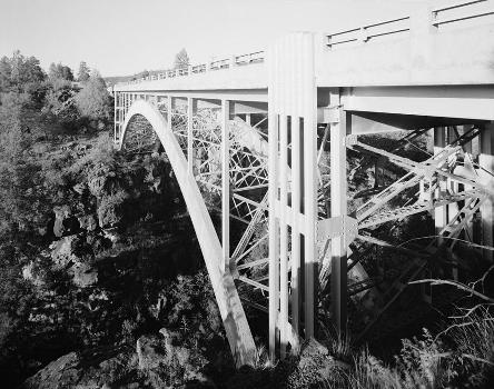 Cedar Canyon Bridge:Spanning Cedar Canyon at Highway 60, Show Low vicinity, Navajo County, AZ (HAER, ARIZ,9-SHLO.V,1-6)