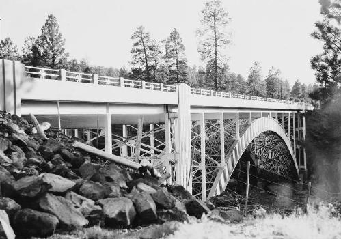 Corduroy Creek Bridge : Spanning Corduroy Creek at Highway 60, Show Low vicinity, Navajo County, AZ (HAER, ARIZ,9-SHLO.V,2-22)