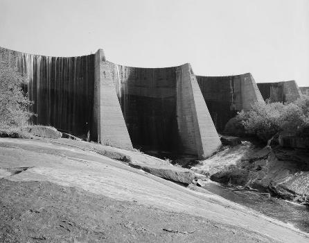 Hume Lake Dam. (HAER, CAL,10-HUME,1-5)