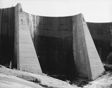 Hume Lake Dam. (HAER, CAL,10-HUME,1-8)