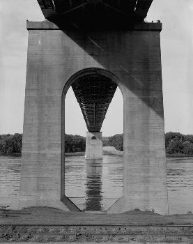 Black Hawk Bridge, Lansing, Iowa (HAER, IOWA,3-LANS,1-11)