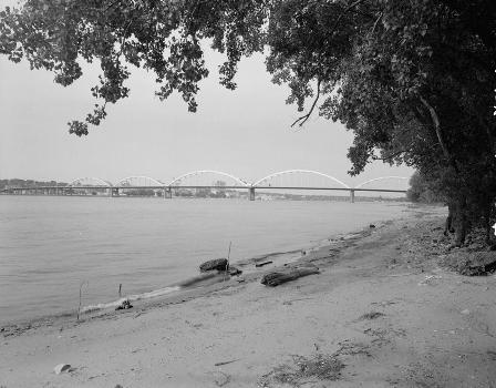 Centennial Bridge (HAER, IOWA,82-DAVPO,8-2)