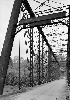Laughery Creek Bridge:Spanning Laughery Creek, Aurora vicinity, Dearborn County, Indiana (HAER, IND,15-AUR.V,1-7)