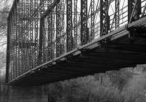 Laughery Creek Bridge:Spanning Laughery Creek, Aurora vicinity, Dearborn County, Indiana (HAER, IND,15-AUR.V,1-14)