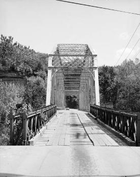 Williamsburg Bridge, Williamsburg, Kentucky. (HAER, KY,118-WILBU,1-4)