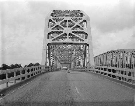Krotz Springs Bridge, Krotz Springs, Louisiana. (HAER, LA,49-KROSP,1-7)