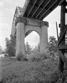 Krotz Springs Bridge, Krotz Springs, Louisiana. (HAER, LA,49-KROSP,1-17)