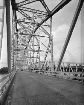 Krotz Springs Bridge, Krotz Springs, Louisiana. (HAER, LA,49-KROSP,1-18)