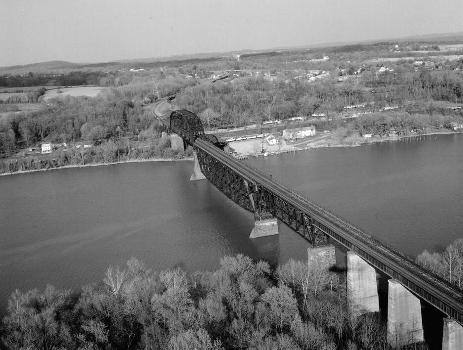 Susquehanna River Bridge : Spanning Susquehanna River, Havre de Grace, Harford County, MD (HAER MD,13-HAV,4-5)