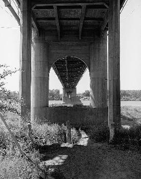 Liberty Memorial Bridge, Bismarck, North Dakota. (HAER, ND,8-BISMA,2-11)