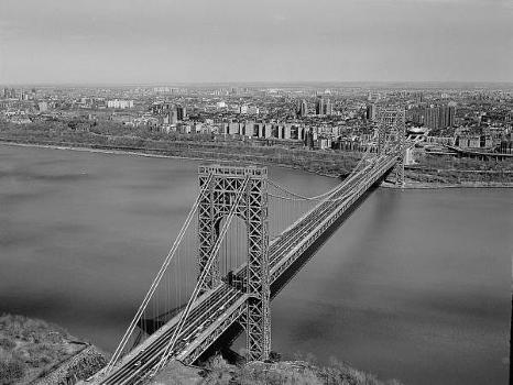 George Washington Bridge: General view looking towards Manhattan and slightly upstream 
(HAER, NY,31-NEYO,161-1)
