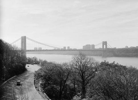 George Washington Bridge: 
General view looking southwest from New York side of Hudson river 
(HAER, NY,31-NEYO,161-12)