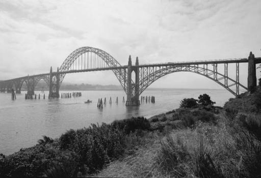 Yaquina Bay Bridge. (HAER, ORE,21-NEWPO,1-4)