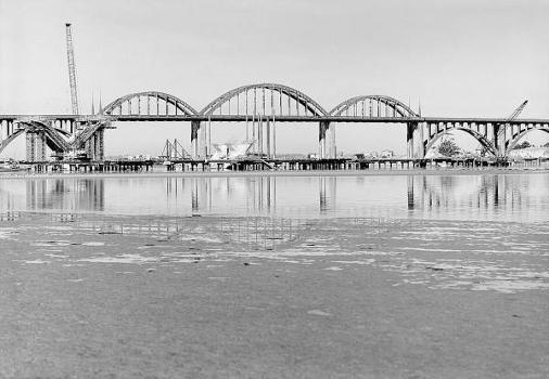 Alsea Bay Bridge (1936). (HAER, ORE,21-WALPO,1-3)