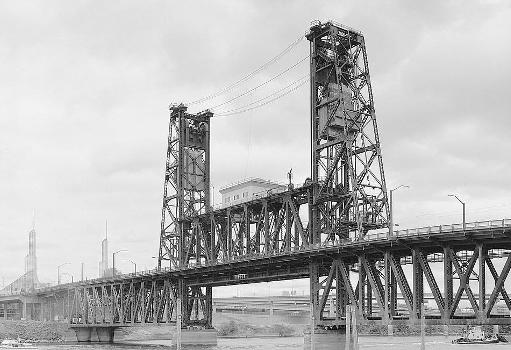 Steel Bridge, Portland, Oregon. (HAER, ORE,26-PORT,14-4)