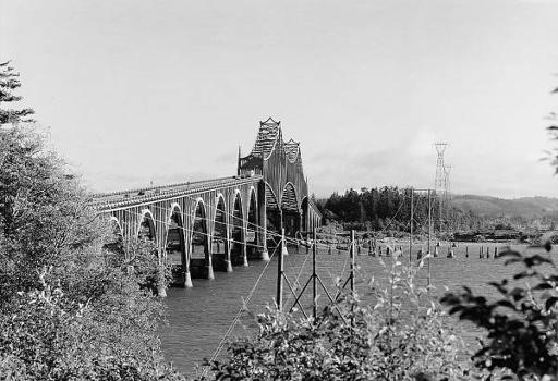 McCullough Memorial Bridge (Coos Bay Bridge) (HAER, ORE,6-NOBE,1-1)