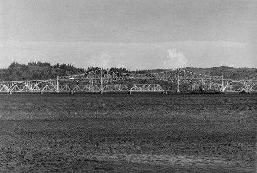 McCullough Memorial Bridge (Coos Bay Bridge) (HAER, ORE,6-NOBE,1-4)