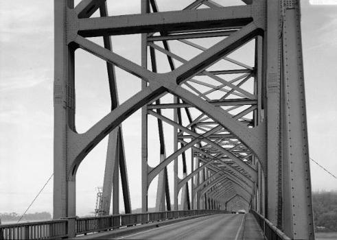 McCullough Memorial Bridge (Coos Bay Bridge) (HAER, ORE,6-NOBE,1-7)
