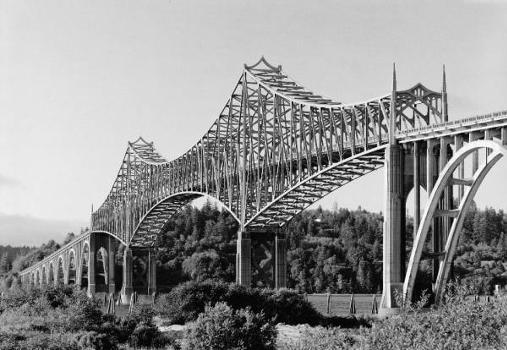 McCullough Memorial Bridge (Coos Bay Bridge) (HAER, ORE,6-NOBE,1-10)