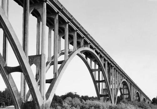McCullough Memorial Bridge (Coos Bay Bridge) (HAER, ORE,6-NOBE,1-13)