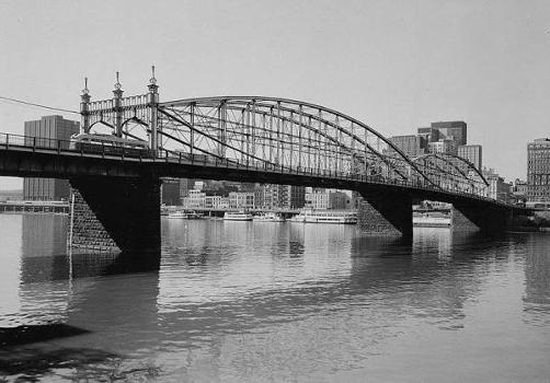 Smithfield Street Bridge, Pittsburgh. (HAER, PA,2-PITBU,58-11)